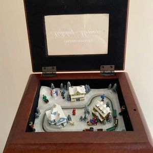 Thomas Kinkade Holiday memories. Music box.